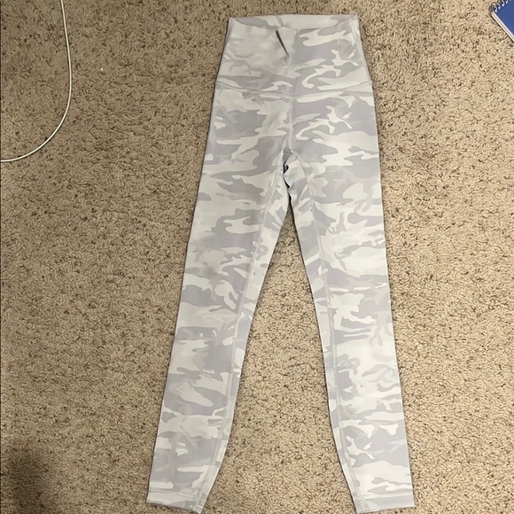 Lululemon Incognito Camo Jacquard Alpine White Starlight - Picture 1 of 1